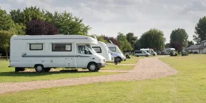 lee-valley-dobbs-weir-campsite-image-3