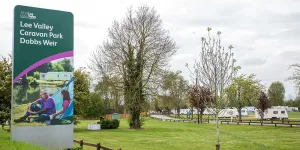 lee-valley-dobbs-weir-campsite-image-6