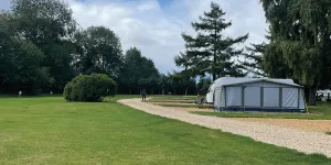 low-farm-park-campsite-image-4