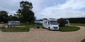 low-farm-park-campsite-image-6