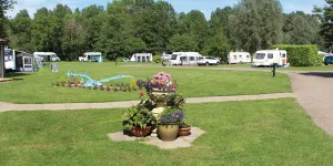 run-cottage-campsite-image-3