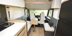 Pilote Expression G740FGJ forward view