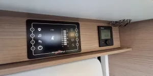 Malibu T450 RB-LE Lightweight - control panel above door