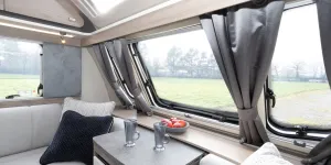 Challenger 590 interior lounge
