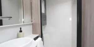 Swift Conqueror Grande 645 washroom
