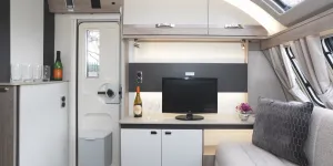 Lounge of the Swift Conqueror Grande 560L