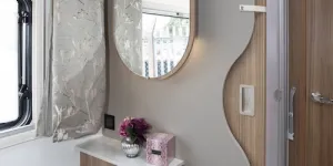 Bailey Unicorn Deluxe Cabrera interior