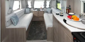 A-long---and-wide---lounge-w800-85741