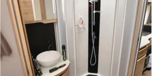 Le-Voyageur-Heritage-8.7-CF-shower-92081