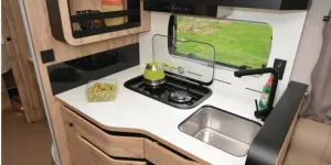 Le-Voyageur-Heritage-8.7-CF-kitchen-91548