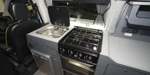 Danbury-Raven-kitchen-44704
