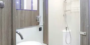 Broadway_EB_bathroom-00915