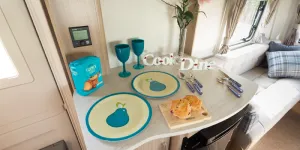 web-1-A-brilliant-extra-kitchen-surface-07501