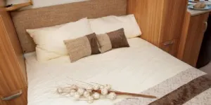 rhp_The bed aligns transversely 2