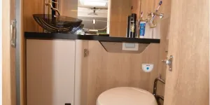 Mobilvetta-Tekno-Line-K-Yacht-59-washroom-90595