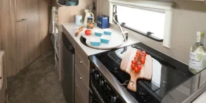 With-the-sink-top-in-place,-there’s-a-92cm-long-surface-w800-97735