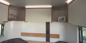 Lighting-runs-around-the-roof-line-17929