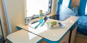 The-extension-to-the-kitchen-surface-comes-into-the-doorway-space-but-there-is-plenty-of-space-to-walk-around-it--16506