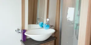 web-5-Large-stylish-washbasins-are-a-feature-of-Conquests-39824