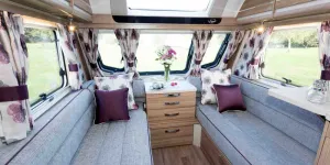 Rich-purples-and-cool-greys---so-on-trend!-00166