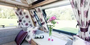Padded,-upholstered-wall-panels-add-to-the-cosy-look-68590