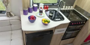At-93cm-wide-there’s-just-enough-kitchen-surface--77509