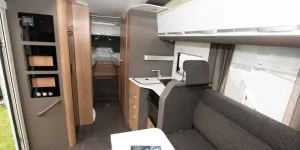 Adria-Coral-Plus-670-DL-interior-17577