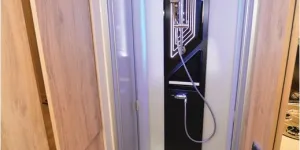 Eura Mobil Integra Line 695 LF shower