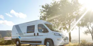 V_Series_exterior_lifestyle-83732