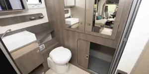 Chausson-washroom-14037