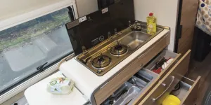 Hymer-Grand-Canyon-kitchen-38242