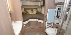 Morelo-Palace-Alkoven-overcab-motorhome-rear-view-14303