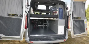 Auto-Camper-rear-doors-01905