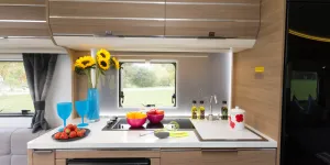 web-The-oven-and-grill-are-now-integrated-within-the-main-kitchen-area,-with-three-drawers-alongside-23139