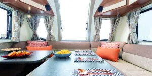 Dining-seating-for-six-08986