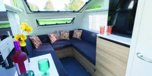 Plenty-of-seating-space-for-you-and-some-friends-w800-39339