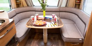 web-Loads-of-seating-space-around-the-table-03969