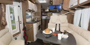 C-Tourer-lounge-TV-33729