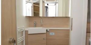 Frankia-Titan-Next-A-class-motorhome-washroom-62437