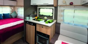 There&rsquo;s-a-surprising-amount-of-floorspace-in-the-cenrre-of-the-455-w1000-77070
