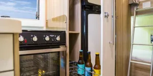KITCHEN-UNIT-FROM-NEARSIDE-FRONT-82151
