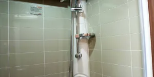 A-fully-tiled-shower---and-they-look-like-real-ceramic!-48245