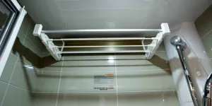 An-expanding-towel-rail-in-the-shower!-97696
