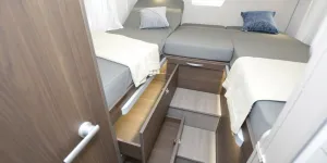 Adria_Matrix_Supreme_670_SL-beds-16012