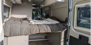 The Etrusco CV 600 DB high-top campervan rear