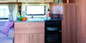 Cabinet-space-galore-in-the-kitchen-02339