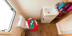 Floorspace-in-the-washroom-isn&rsquo;t-enormous-but-all-you-need-is-here-52173
