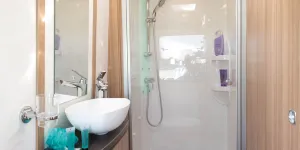 A-large-shower-an-plenty-of-floor-space-82411