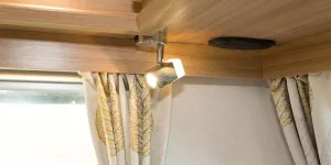 Spotlights,-like-the-larger-corner-lights,-emit-light-from-both-th-top-and-the-base-69816