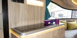 Freedom-Carpento-410-kitchen-courtesy-of-Richard-Chapman-51730